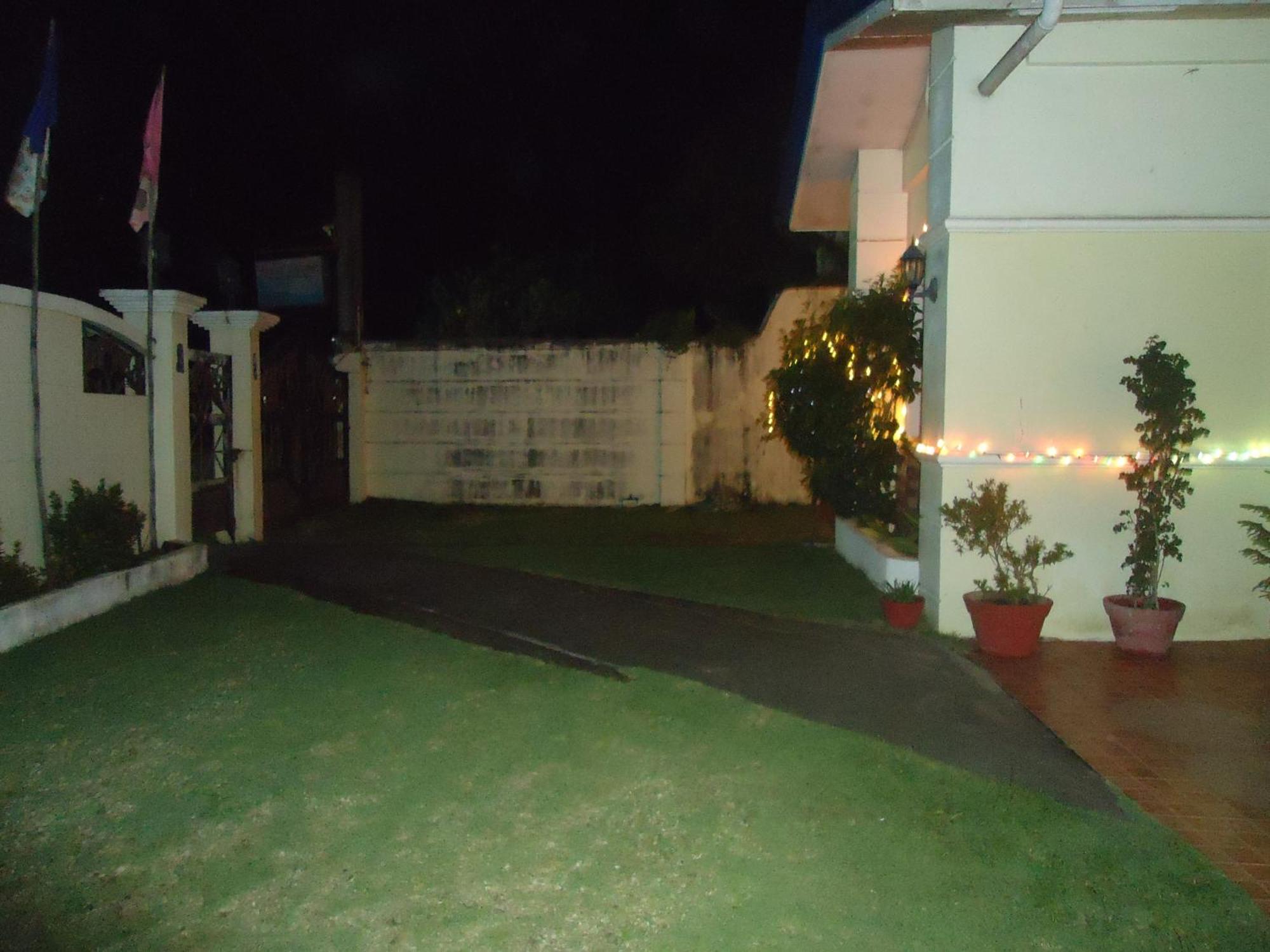 Donsol Aguluz Homestay Exterior photo