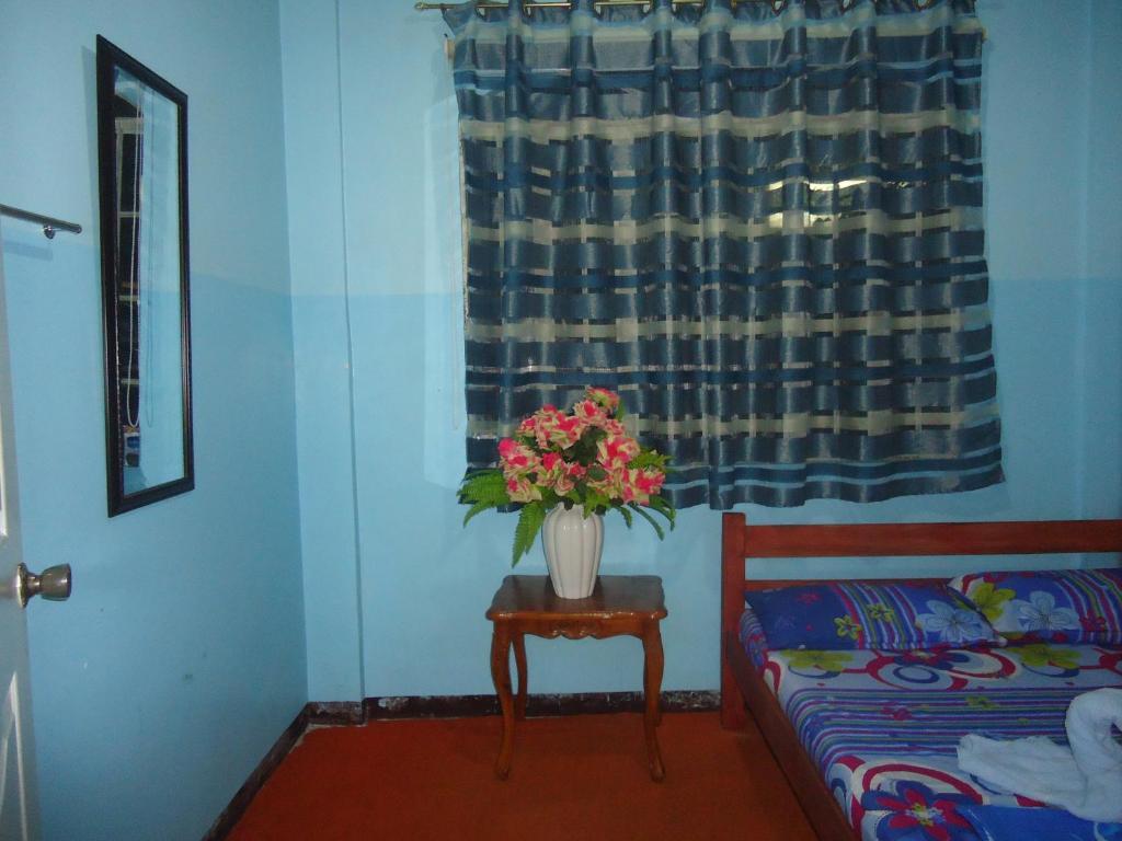 Donsol Aguluz Homestay Exterior photo